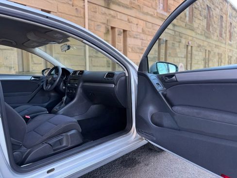 Used 2012 Volkswagen Golf 2-Door FWD image 21