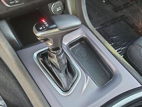 Used 2020 Dodge Charger SXT RWD image 17