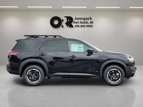 Used 2025 Nissan Pathfinder Rock Creek AWD/4WD image 6