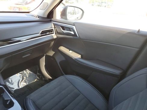 Used 2025 Mitsubishi Outlander SE AWD/4WD image 11