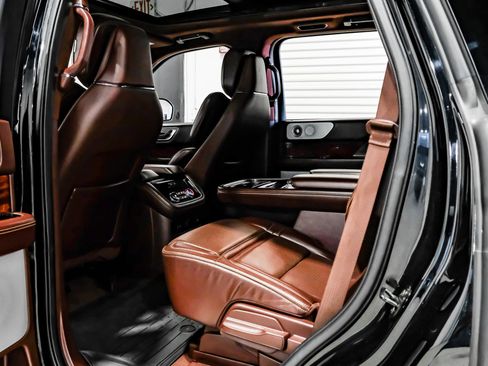 Used 2018 Lincoln Navigator Black Label image 54