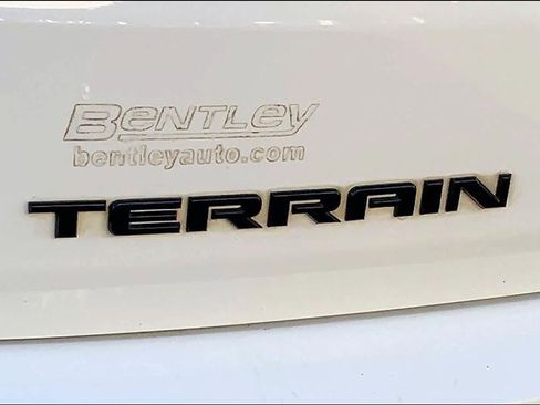 Used 2021 GMC Terrain SLT w/ Infotainment Package II image 10