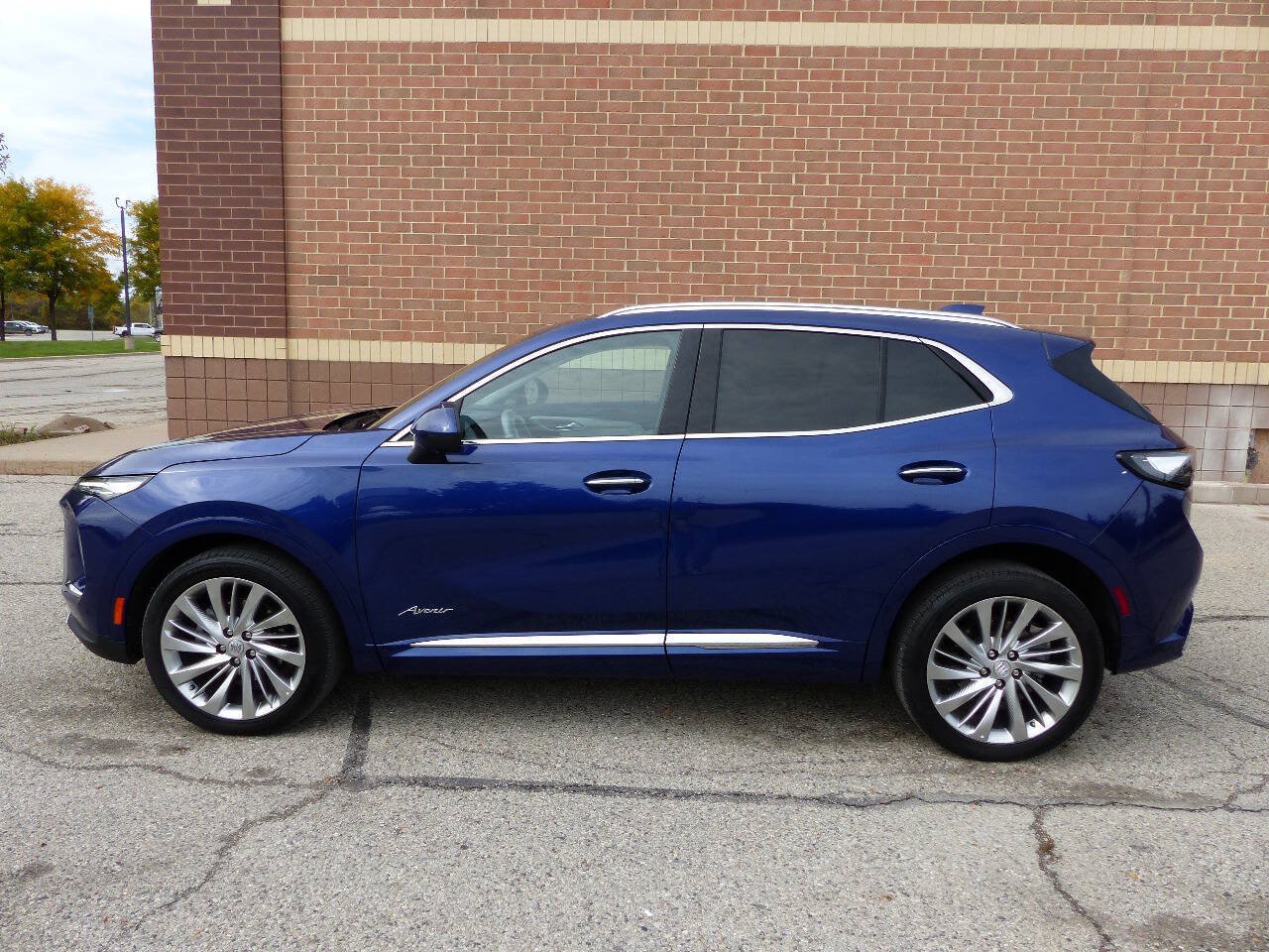Used 2025 Buick Envision Avenir AWD/4WD image 5