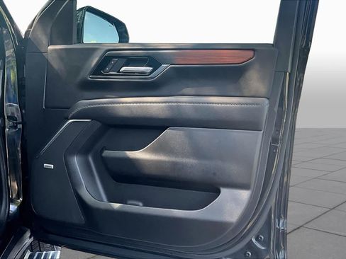 Used 2025 GMC Yukon Denali w/ Sun & Power Step Package AWD/4WD image 23