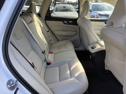 Certified 2023 Volvo XC60 B5 Plus image 33