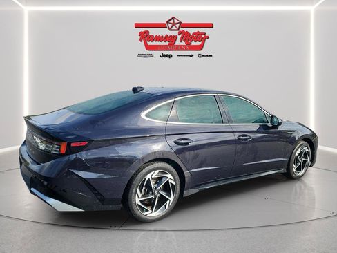 Used 2024 Hyundai Sonata SEL w/ Convenience Package FWD image 5