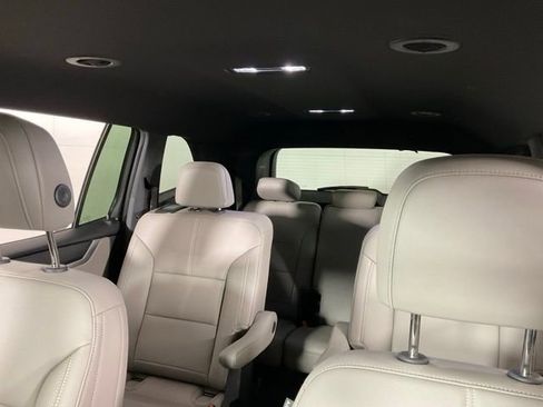 Used 2025 GMC Acadia Elevation w/ Elevation Premium Package image 38