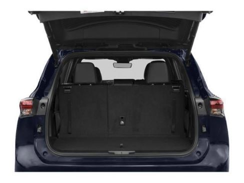 Used 2022 Toyota Highlander XLE image 11