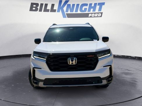 Used 2025 Honda Pilot TrailSport image 8