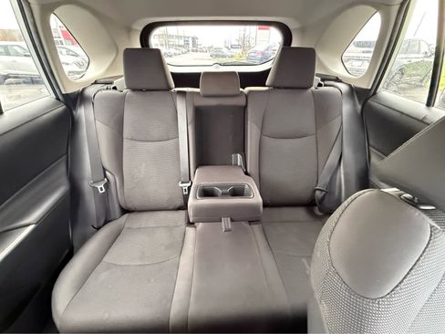 Used 2021 Toyota RAV4 LE image 17