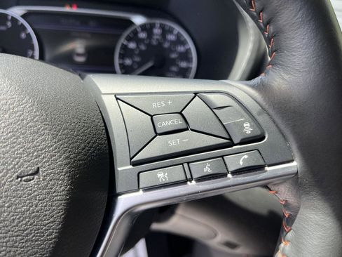 Used 2024 Nissan Sentra SR w/ SR Premium Package FWD image 27