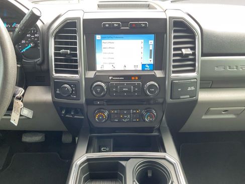 Used 2017 Ford F350 XLT w/ XLT Premium Package AWD/4WD image 11