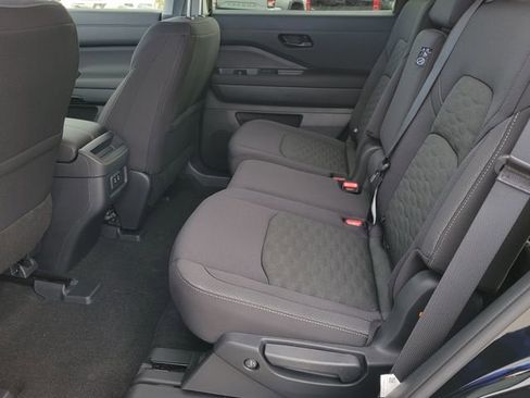 New 2026 Nissan Pathfinder SV image 7