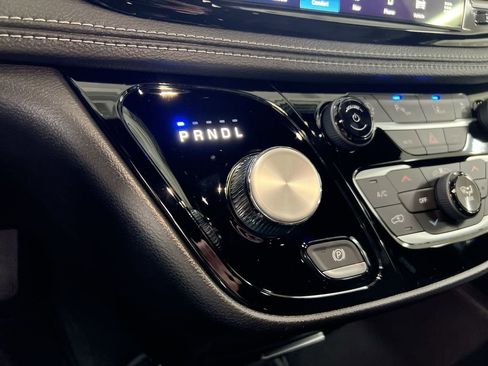 New 2027 Chrysler Pacifica Select AWD/4WD image 18