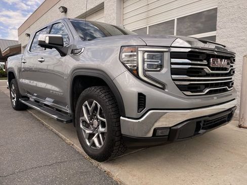 Used 2023 GMC Sierra 1500 SLT AWD/4WD image 10