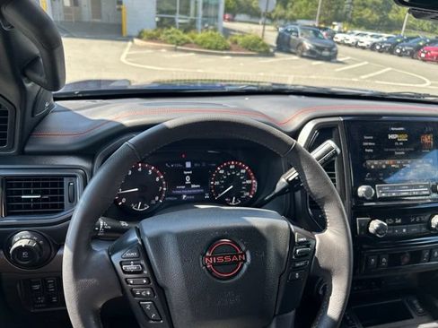 Used 2024 Nissan Titan PRO-4X w/ Pro-4x Convenience Package AWD/4WD image 19