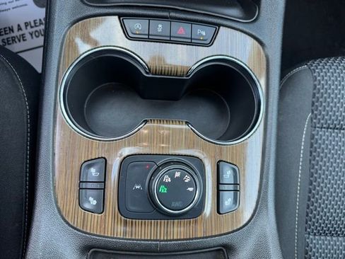 Used 2021 GMC Acadia SLE w/ Driver Convenience Package image 31