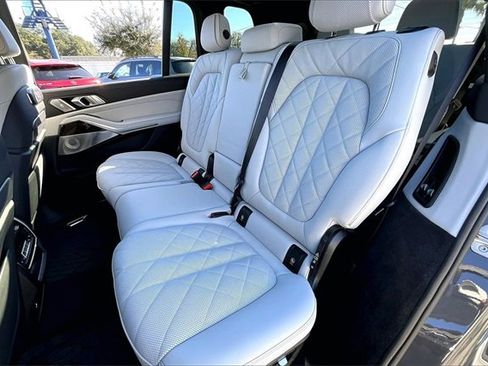 Used 2026 BMW X7 xDrive40i w/ Executive Package image 19
