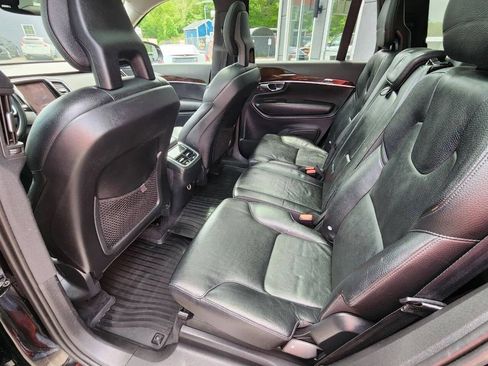 Used 2016 Volvo XC90 T6 Momentum w/ Momentum Plus Package AWD/4WD image 11
