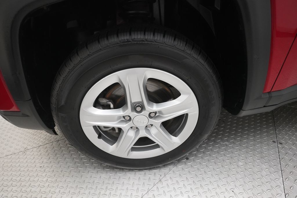 Used 2024 Jeep Compass Latitude AWD/4WD image 26