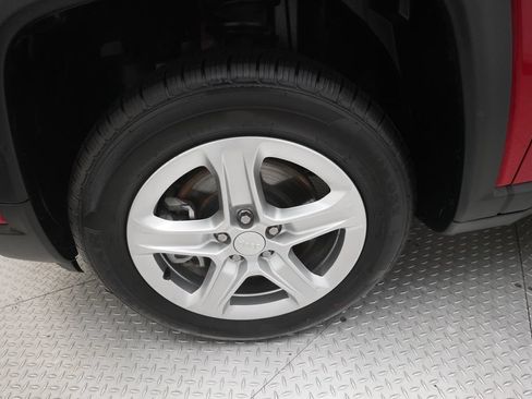 Used 2024 Jeep Compass Latitude AWD/4WD image 26