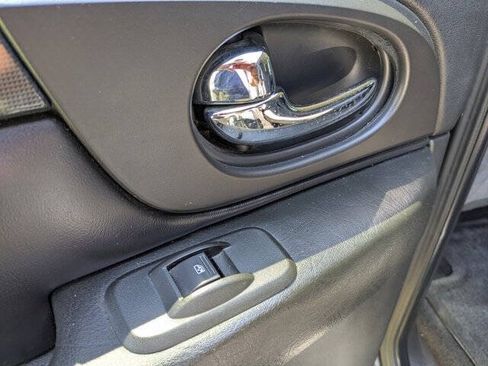 Used 2007 GMC Envoy SLE RWD image 22
