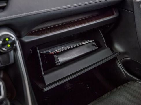 Used 2020 Toyota RAV4 Limited image 34