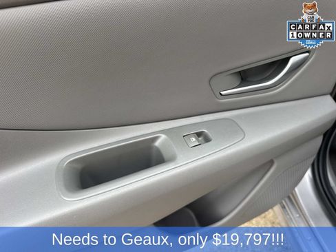 Used 2025 Hyundai Elantra SEL FWD image 31