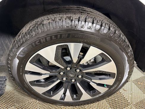 Used 2025 Ford Expedition Max Platinum w/ Driver's Package image 22