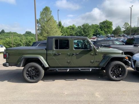Used 2021 Jeep Gladiator Sport AWD/4WD image 6