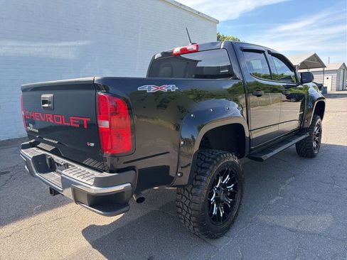 Used 2022 Chevrolet Colorado W/T w/ WT Convenience Package AWD/4WD image 2
