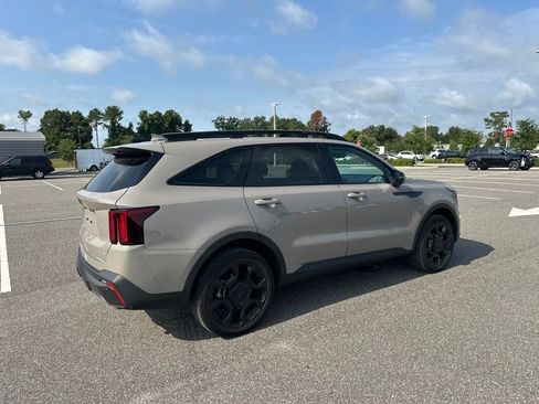 Certified 2025 Kia Sorento SX AWD/4WD image 6