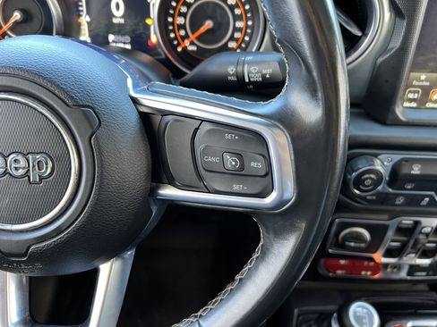 Used 2020 Jeep Gladiator Overland AWD/4WD image 27