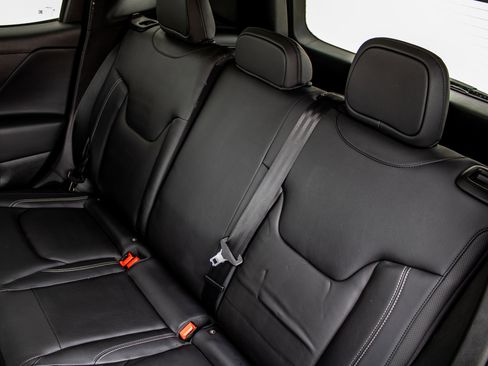 Used 2023 Jeep Renegade Limited image 20