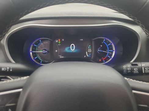 Used 2023 Chrysler Pacifica Touring-L w/ Uconnect Theater Family Group FWD image 20