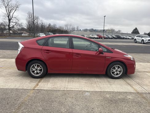 Used 2010 Toyota Prius Three image 3