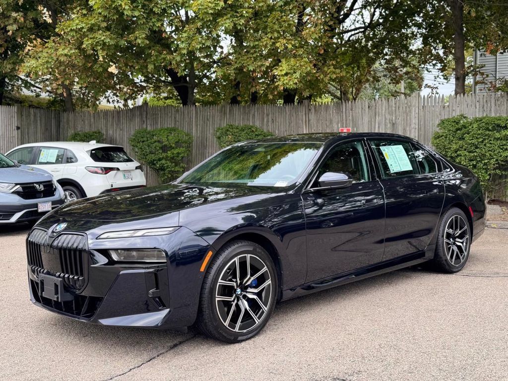 Used 2023 BMW 760i xDrive w/ Parking Assistance Package AWD/4WD image 2