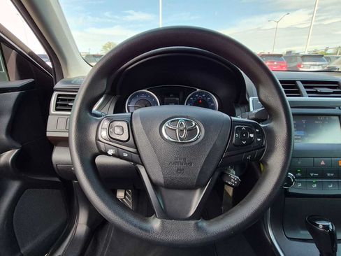 Used 2017 Toyota Camry LE FWD image 29