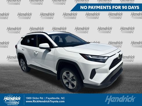 Certified 2025 Toyota RAV4 LE AWD/4WD image 1