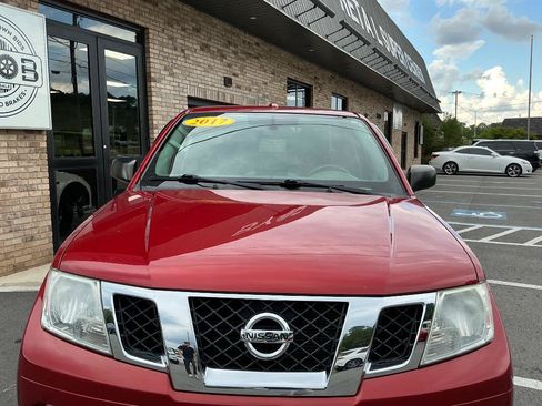 Used 2017 Nissan Frontier SV w/ SV Value Truck Package AWD/4WD image 7