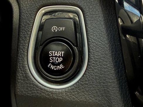 Used 2017 BMW 330i xDrive Sedan AWD/4WD image 26