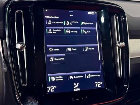 Used 2019 Volvo XC40 T5 Momentum image 18