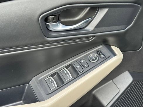 Used 2023 Honda Accord EX image 26