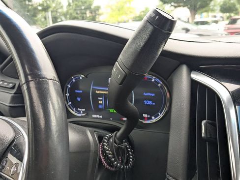 Used 2018 Cadillac Escalade Premium Luxury AWD/4WD image 12