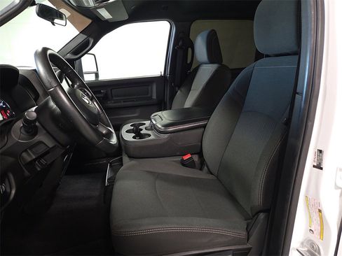 Used 2024 RAM 3500 Tradesman w/ Chrome Appearance Group image 10