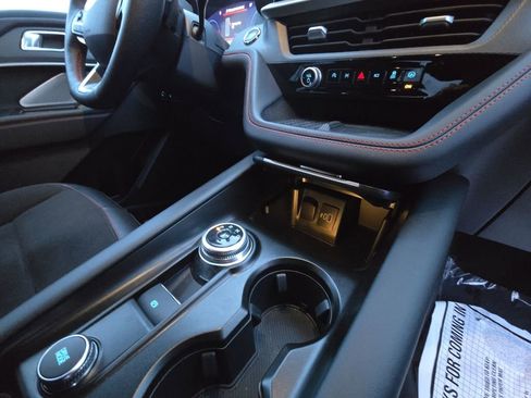 Used 2025 Ford Explorer ST image 19