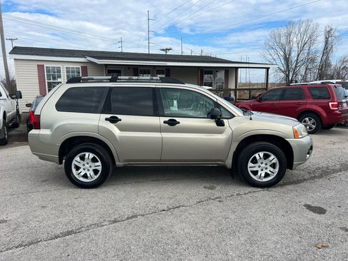 Used 2007 Mitsubishi Endeavor LS image 2