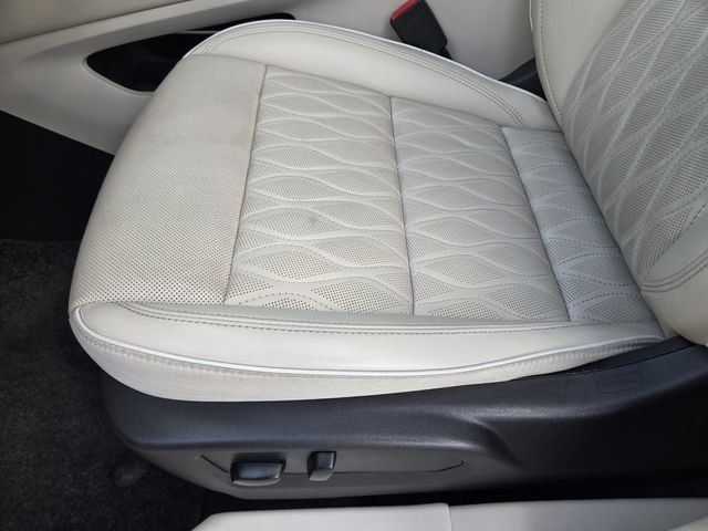 Used 2023 Buick Envision Avenir FWD image 24