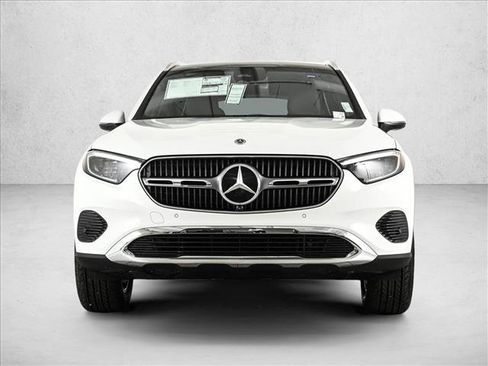 Used 2026 Mercedes-Benz GLC 300 4MATIC image 2