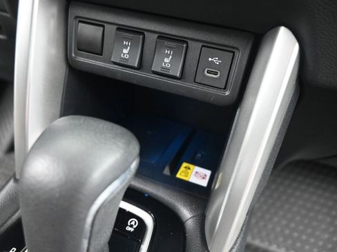 Used 2023 Toyota Corolla Cross XLE image 13